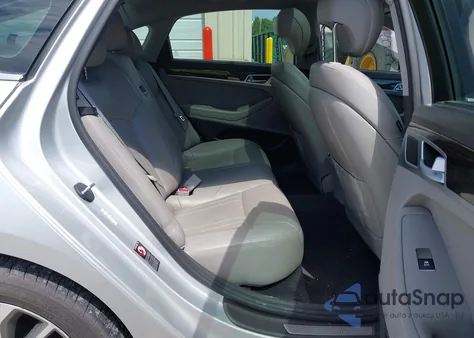 2017 Genesis G80 3.8 z USA, uszkodzony, nr VIN KMHGN4JE7HU168333